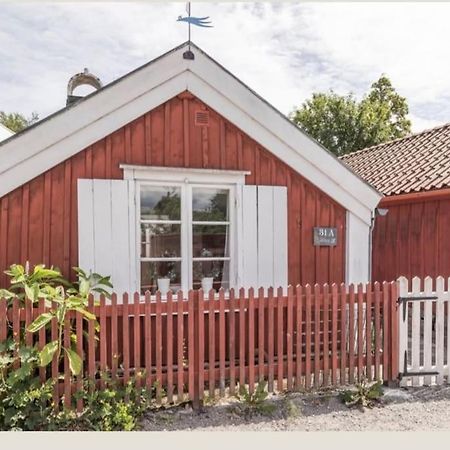 Historisk Charm I Hjaertat Av Gamla Stan Kalmar Villa Bagian luar foto