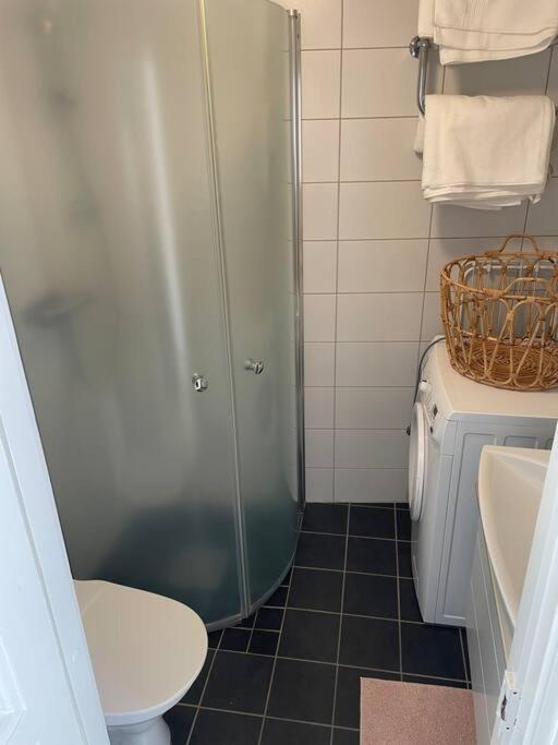 Historisk Charm I Hjaertat Av Gamla Stan Kalmar Villa Bagian luar foto