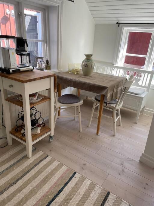 Historisk Charm I Hjaertat Av Gamla Stan Kalmar Villa Bagian luar foto